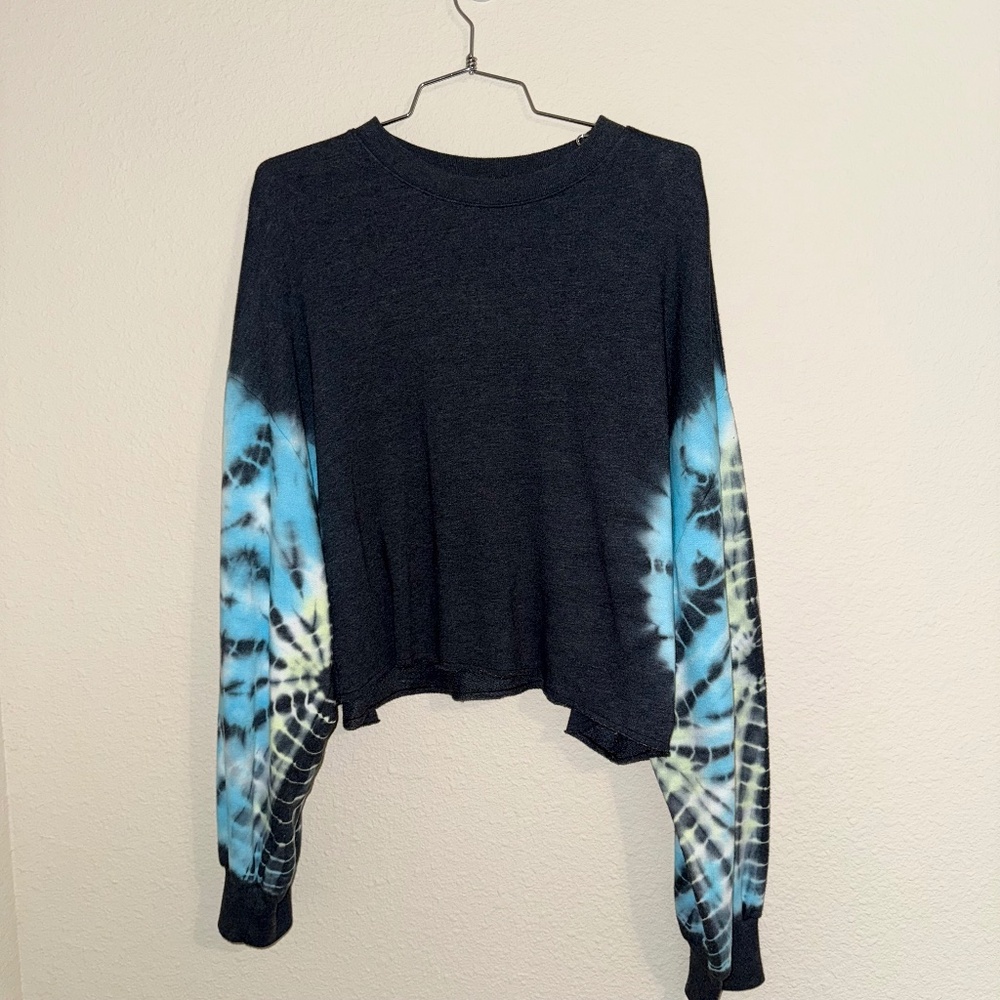 cropped tie dye crewneck